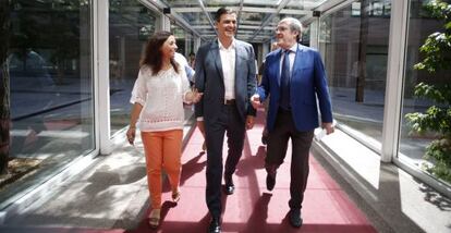 Reunion del Grupo Socialista en la Asamblea de Madrid el 29 de julio, con Pedro Sánchez, Angel Gabilondo y Sara Hernández.