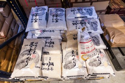 Bolsas de arroz japonés de Niigata, que distribuye la empresa Cominport en España.