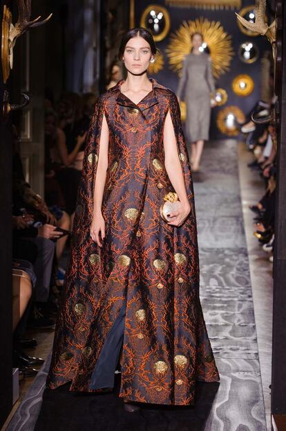 valentino no defrauda en paris con una coleccion sublime