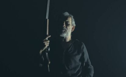 El actor Willy Toledo en un fotograma de 'El rey', de Alberto San Juan.