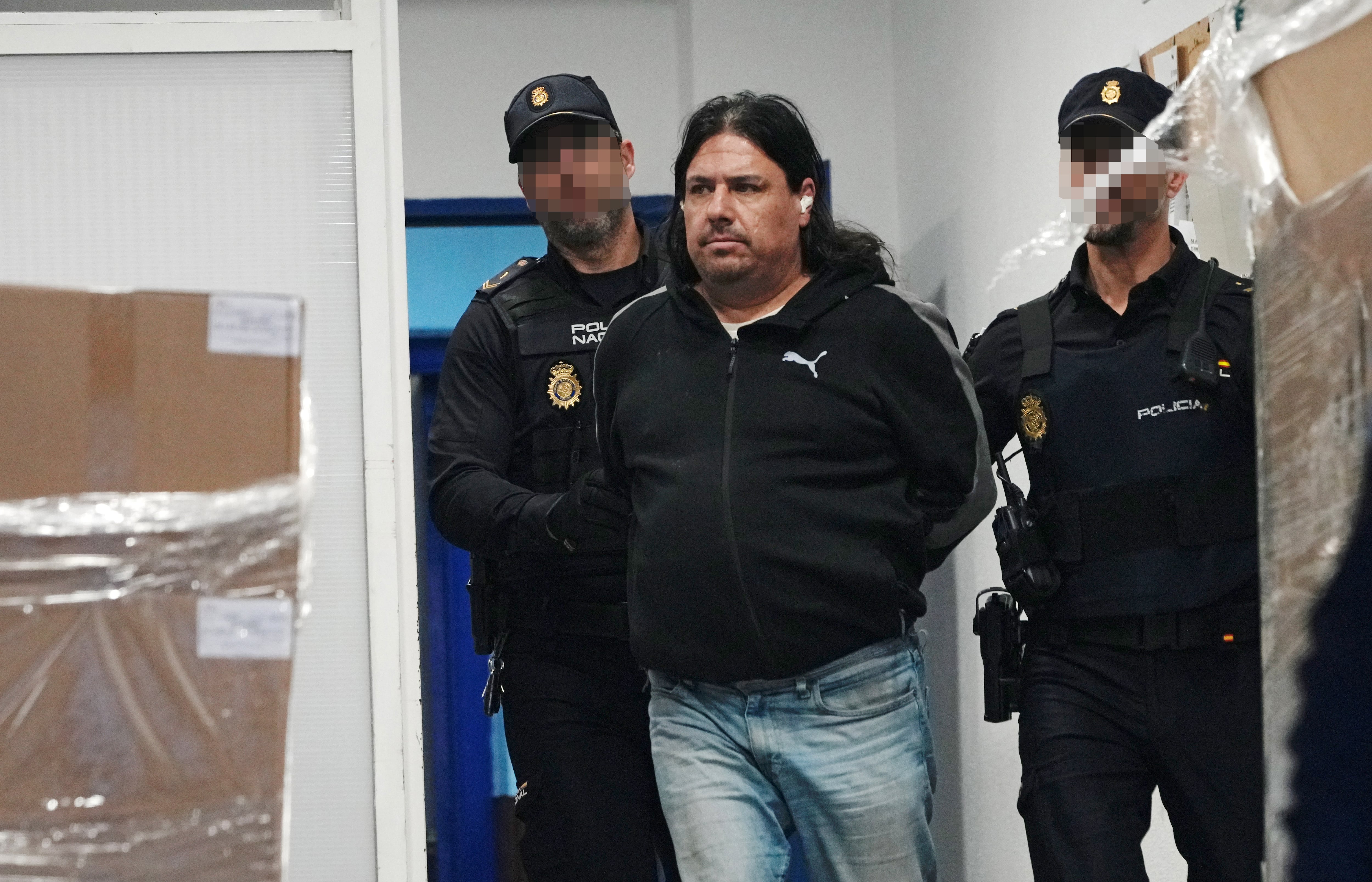 Alberto S. M., el hombre enviado a prisión por el secuestro de Salma, este viernes cuando pasó a disposición judicial desde los calabozos de la jefatura superior de policía en Murcia.