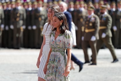 La reina Letizia y la infanta Sofía, este miércoles en Zaragoza. 