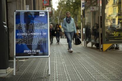 Una oferta de Black Friday al gimnàs DIR del carrer Casp de Barcelona.