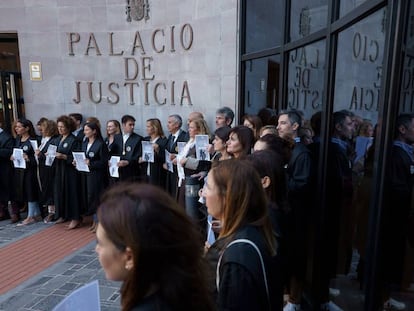 Huelga de los letrados de la Administración de Justicia en Santa Cruz de Tenerife, el pasado noviembre.