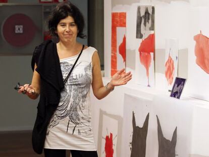 Susana Talayero, en la primera planta del Museo de Reproducciones de Bilbao, donde expone 'Si Vola'