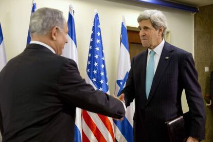 John Kerry e Benjamin Netanyahu em Jerusalém.