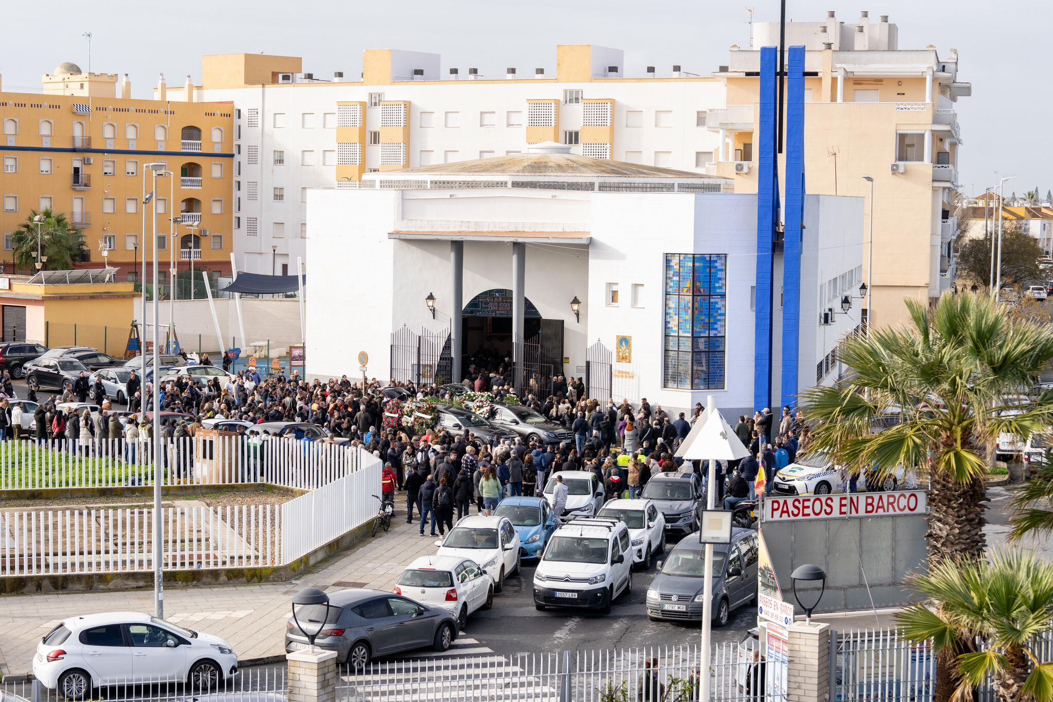 Luto en Isla Cristina: comienza el funeral por Pepi y su hija Ana
