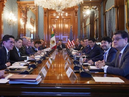 Los equipos de trabajo de López Obrador y Elizabeth Sherwood-Randall, asesora de Seguridad Nacional de la Administración de Biden, reunidos el 30 de mayo en Palacio Nacional.