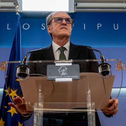 MADRID, 13/03/2023.- El Defensor del Pueblo, Ángel Gabilondo, comparece ante la prensa tras registrar en el Parlamento el Informe Anual de la institución correspondiente a 2022, este lunes. EFE/ Fernando Villar