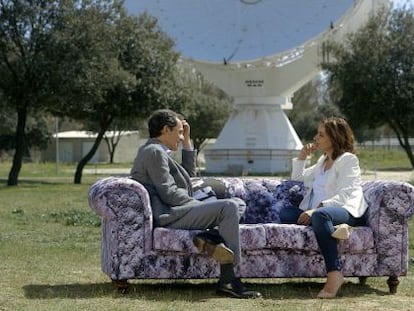 Pepa Bueno entrevista al astronauta Pedro Duque en 'Viajando con Chester'.