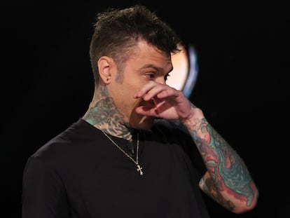 Fedez en el programa italiano 'Belve', emitido el 9 marzo de 2024.