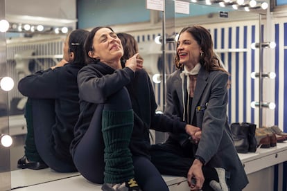 Las actrices Ilse Salas e Irene Azuela, durante la entrevista con EL PAÍS. 