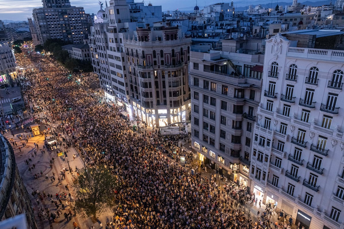 Más de 50.000 personas, según la Delegación del Gobierno, participan en Valencia en la decimosegunda manifestación por la gestión de la dana 