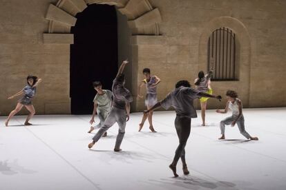 Imagen del espectáculo de Maud Le Pladec, en el Teatro del Agora, en Montpellier.