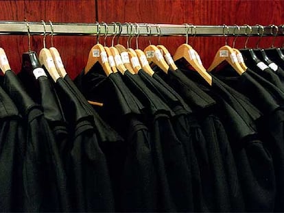 Ropero con varias togas, en el Tribunal Supremo.