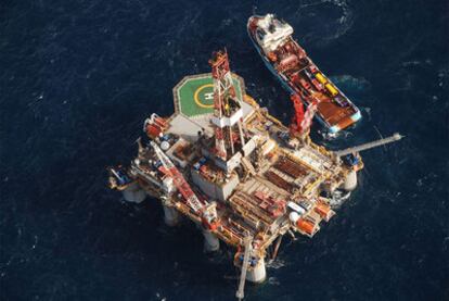 Plataforma petrolífera submarina Ocean Guardian, a poco más de 100 kilómetros de las islas Malvinas.