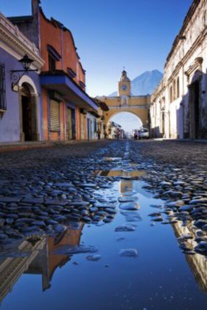 El arco del Convento decora una de las calles de la urbe.