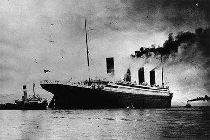 El <i>Titanic,</i> a su salida del puerto de Southampton en su viaje inaugural.