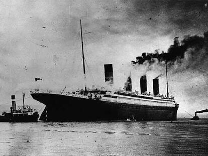 El <i>Titanic,</i> a su salida del puerto de Southampton en su viaje inaugural.