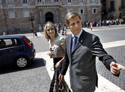 Alberto Fernández Díaz y Montserrat Nebrera, momentos antes de la reunión mantenida.