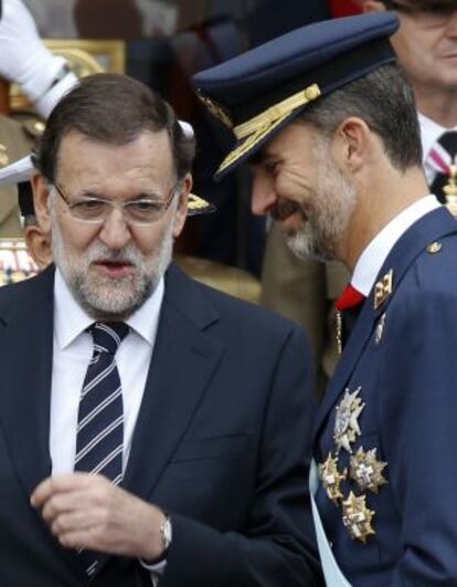 El Rey y Rajoy hoy en el desfile por la Fiesta Nacional.