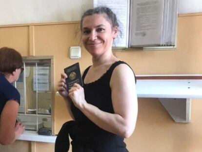 Inna Shirókaya, al salir de la cárcel de Volodarski, el 26 de julio de 2020.