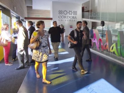 Interior del nuevo Centro de Recepci&oacute;n de Visitantes de C&oacute;rdoba.