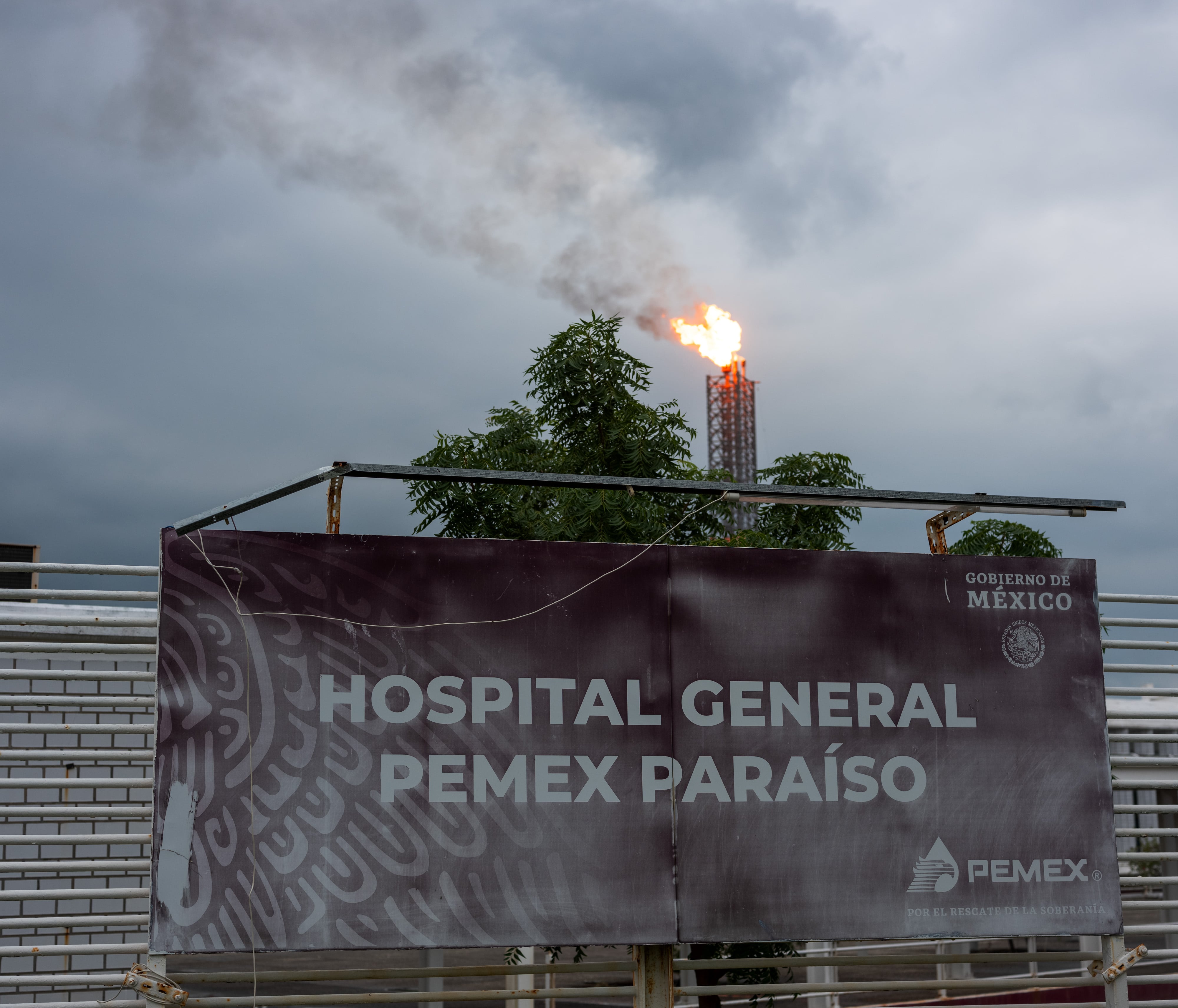 El hospital de Pemex en Paraíso está ubicado en el mismo predio que la Refinería Olmeca. 