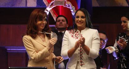 Cristina Fern&aacute;ndez de Kirchner, junto a Gabriela Rivadeneira.