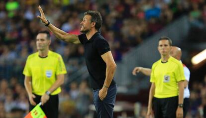 Luis Enrique, en el duel contra el Sevilla al Camp Nou.