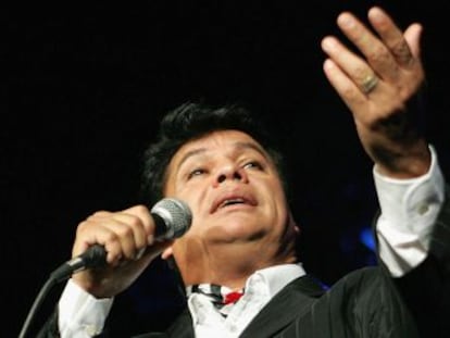 Así te hemos contado el homenaje a Juan Gabriel. Bellas Artes abrirá toda la noche para que los seguidores del Divo le sigan velando