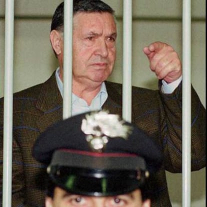 El jefe mafioso Salvatore <i>Totò </i>Riina, durante su juicio, en marzo de 1993.