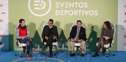 Samuel S&aacute;nchez, ciclista;Javier Guill&eacute;n, director de la Vuelta a Espa&ntilde;a; Antonio Lacasa, profesor de ESIC, y Carolina de la Calzada, directora de marketing de Cofidis, en el Foro Eventos Deportivos.