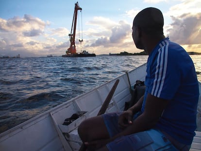 'Pelé', um ativista ambiental que atribui à petroleira danos aos pescadores da região da baía de Guanabara. O Brasil é o país mais perigoso para os ativistas ambientais, segundo um estudo recente.