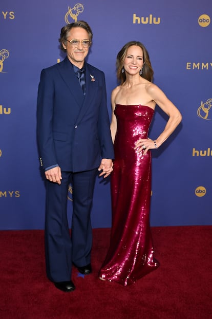 Robert Downey Jr. junto a su mujer Susan Downey a su llegada a la alfombra roja.