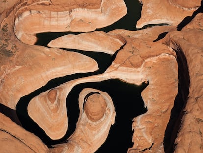 El río Colorado visto a ojo de pájaro el pasado abril en un tramo que forma parte del lago Powell.