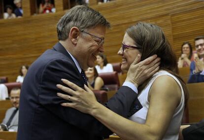 Ximo Puig i Mónica Oltra a les Corts Valencianes.