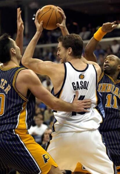 Gasol, en un momento del partido contra los Pacers.