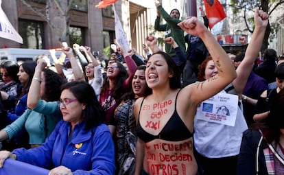 Manifestaci&oacute;n de apoyo a la despenalizaci&oacute;n del aborto en Chile.