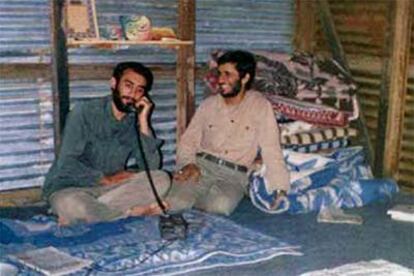 El presidente iraní, Mahmud Ahmadineyad (derecha), en el frente, durante la guerra Irán-Irak (1980-1988).