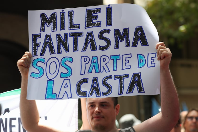 Decenas de miles de personas protestan en Argentina en el primer paro ...