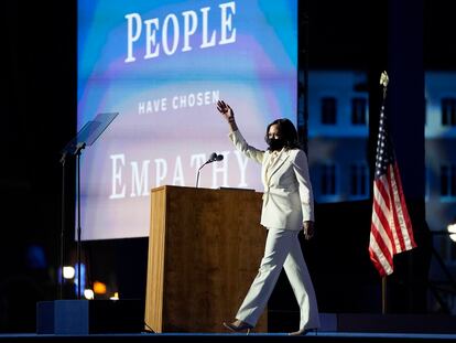 Kamala Harris, wearing a white suit, in tribute to the suffragettes, in Wilmington, Delaware, in November 2020.