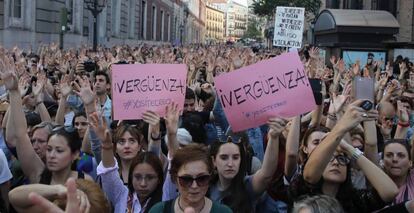 Protest against a court‘s decision to acquit five men of gang rape.