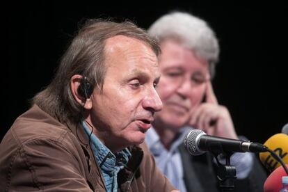 Michel Houellebecq y Jorge Herralde, durante la presentación de 'Sumisión'.