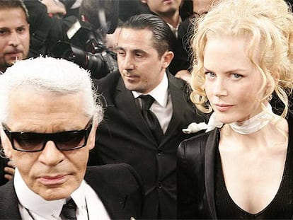 Karl Lagerfeld y Nicole Kidman en el desfile de Chanel.