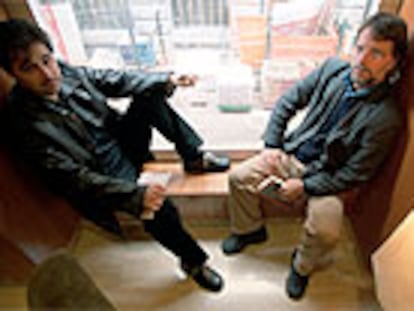 José Eduardo Agualusa (izquierda) y Mia Couto, escritores africanos de habla portuguesa.