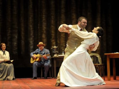Escena del montaje de 'Tio Vania', del dramaturgo ruso Antón Chéjov, en las tablas ahora de la mano de Santiago Sánchez.