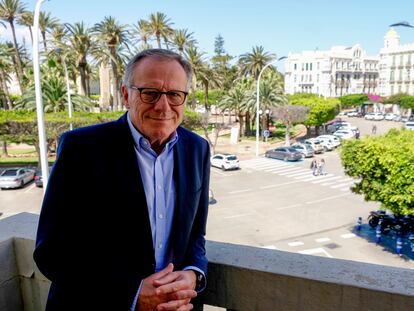 El presidente de Melilla, Eduardo de Castro, en el balcón de su despacho, este jueves.