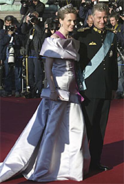 El Príncipe Felipe de Bélgica y su esposa, la princesa Matilde, a su llegada a la gala.