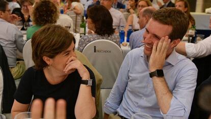 Soraya Sáenz de Santamaría y Pablo Casado durante la cena del Grupo Popular en Madrid.